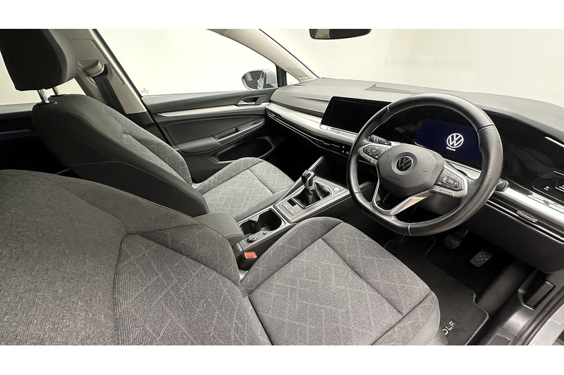 Volkswagen Golf TSI Life - U3176