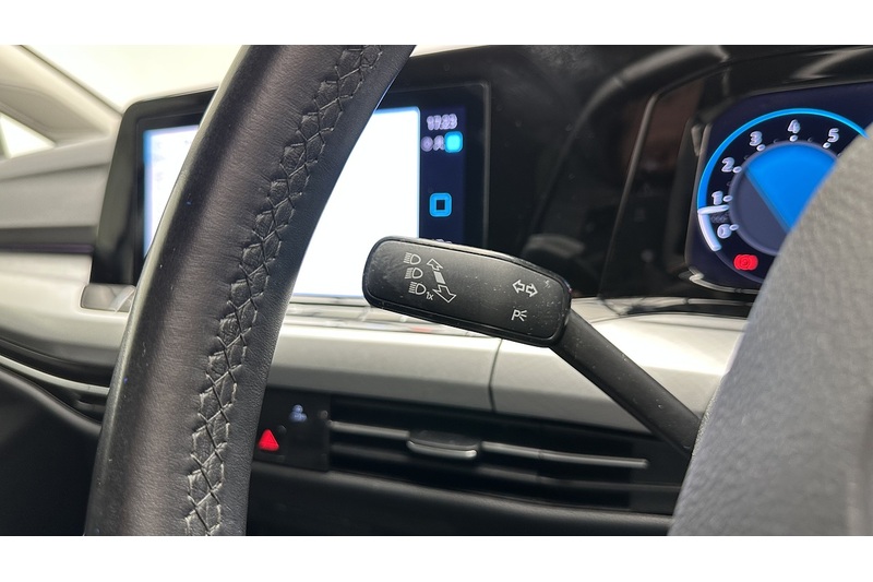 Volkswagen Golf TSI Life - U3176