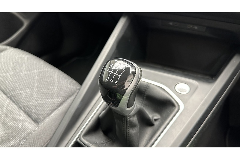 Volkswagen Golf TSI Life - U3176