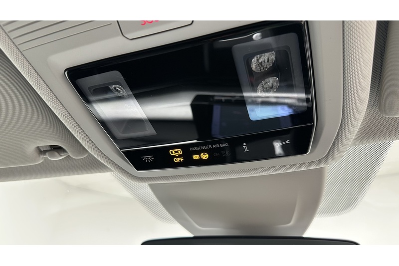 Volkswagen Golf TSI Life - U3176