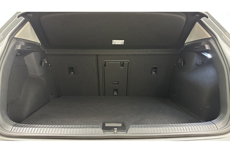 Volkswagen Golf TSI Life - U3176