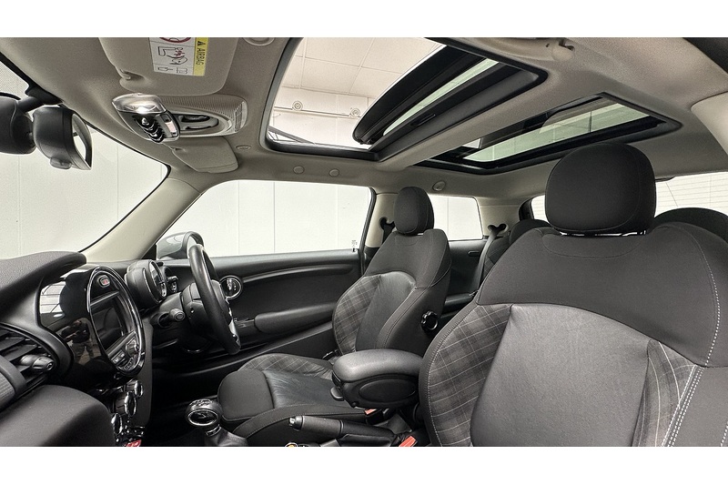 MINI Hatch Cooper - U3180