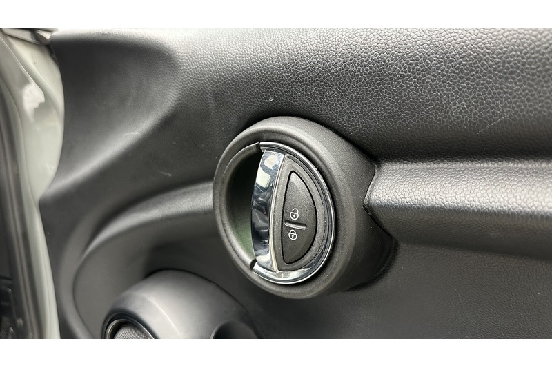 MINI Hatch Cooper - U3180
