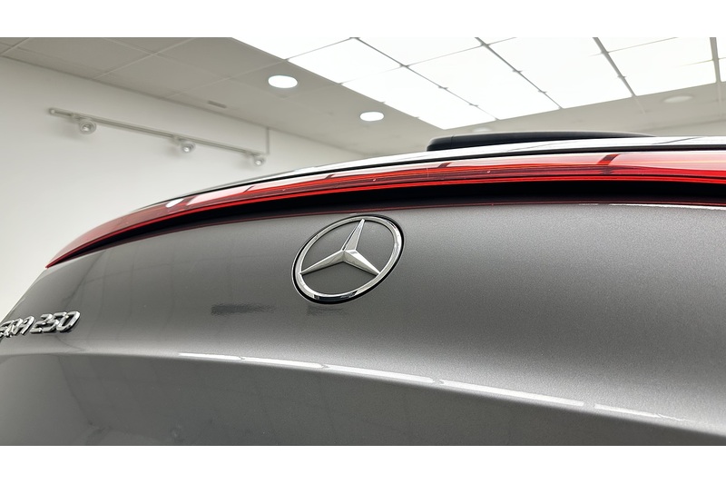 Mercedes-Benz EQA EQA 250 AMG Line - U3185