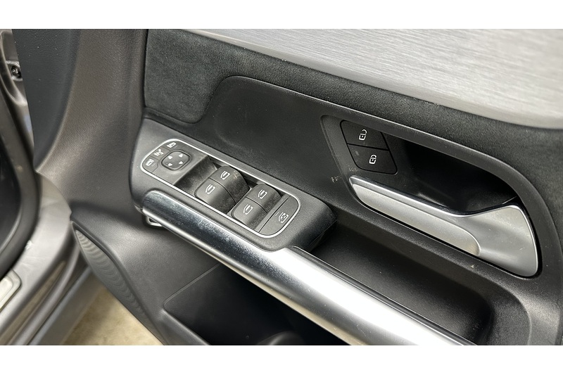 Mercedes-Benz EQA EQA 250 AMG Line - U3185