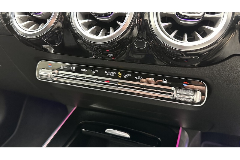 Mercedes-Benz EQA EQA 250 AMG Line - U3185