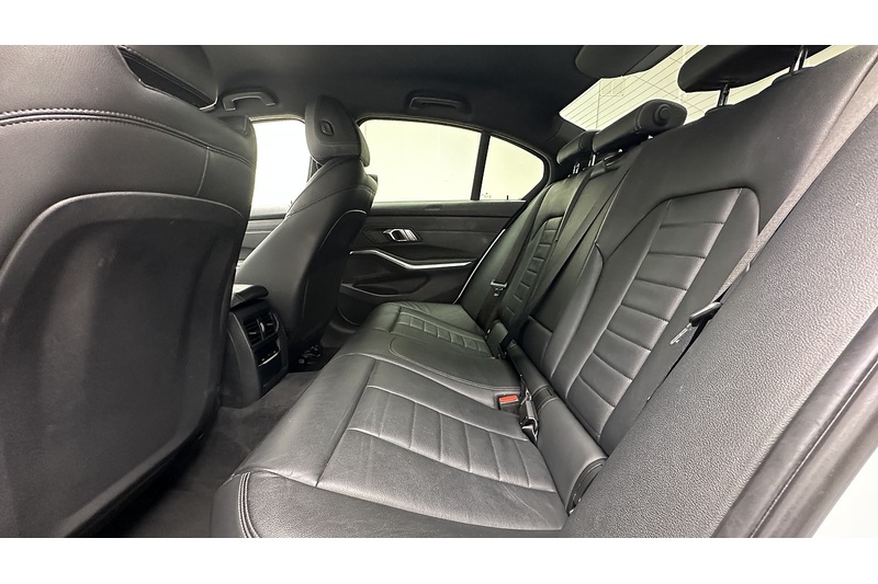 BMW 3 Series 320i M Sport - U3191