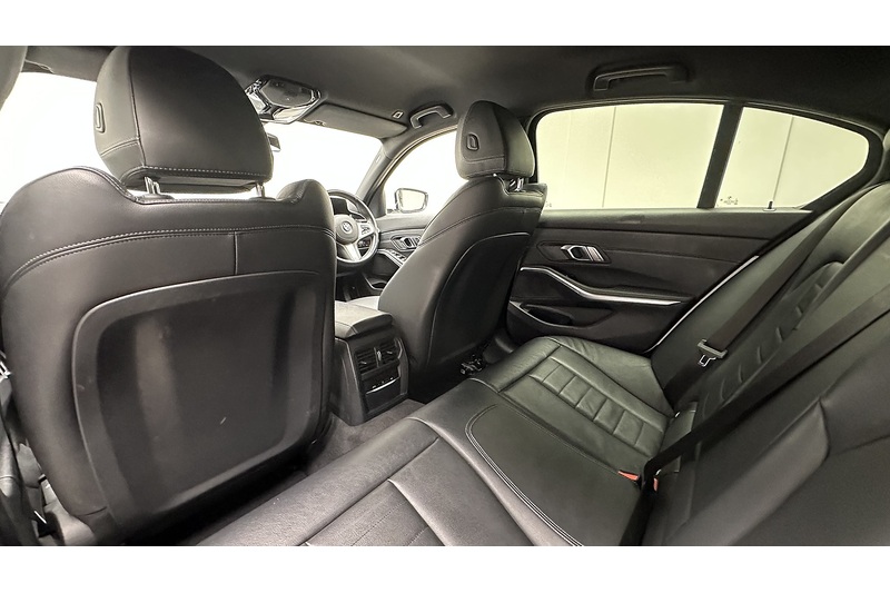 BMW 3 Series 320i M Sport - U3191
