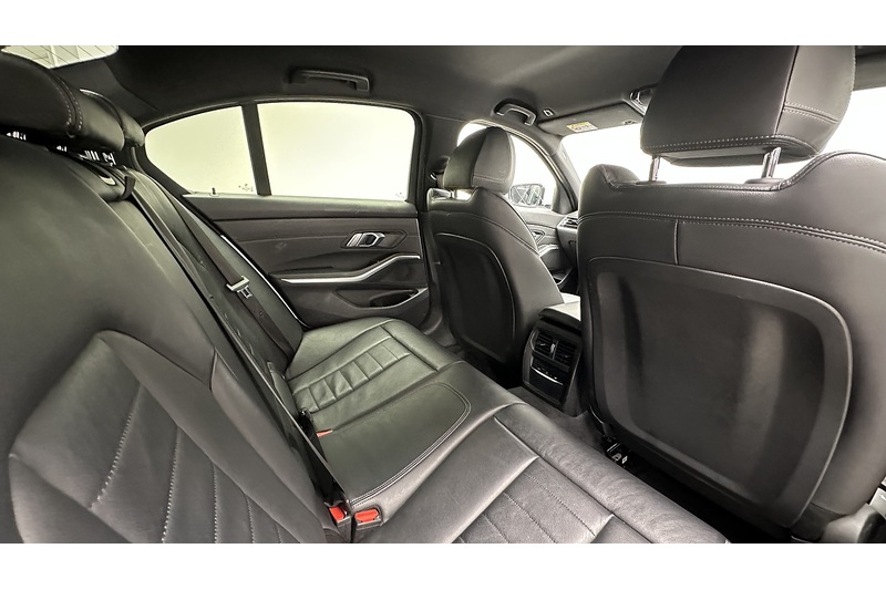 BMW 3 Series 320i M Sport - U3191