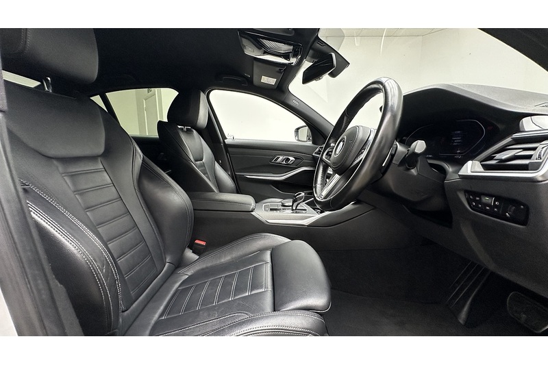 BMW 3 Series 320i M Sport - U3191