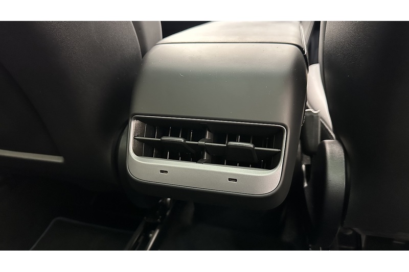 Tesla Model Y  - U3198