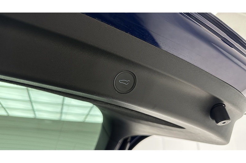 Tesla Model Y  - U3198