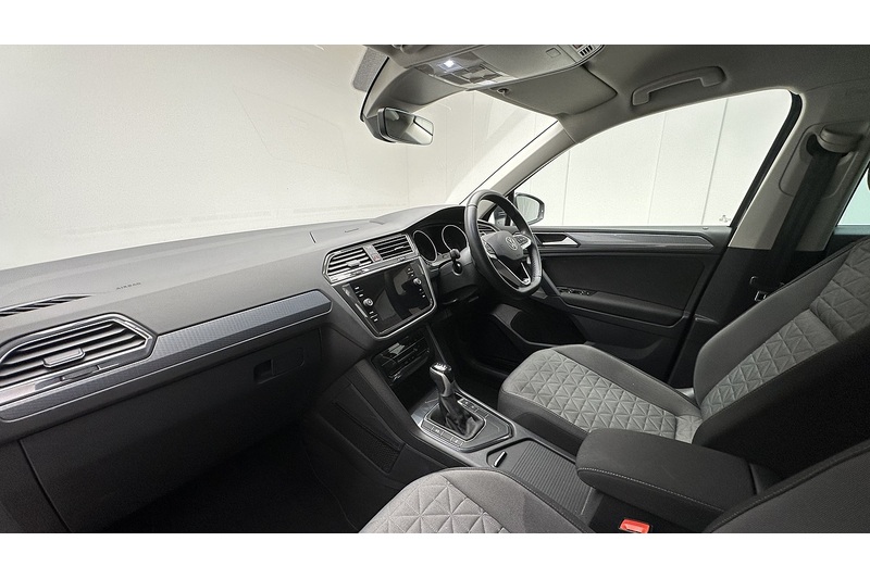 Volkswagen Tiguan TSI Life - U3200