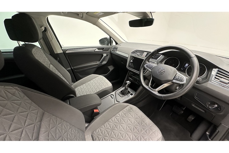 Volkswagen Tiguan TSI Life - U3200