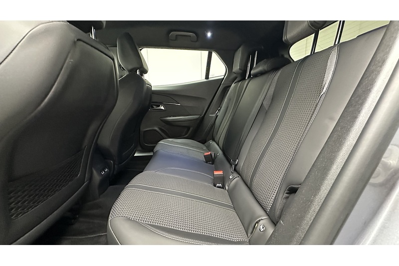 Peugeot E-2008 GT - U3225