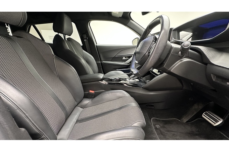 Peugeot E-2008 GT - U3225