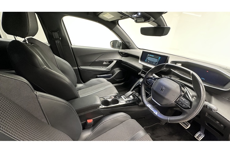Peugeot E-2008 GT - U3225