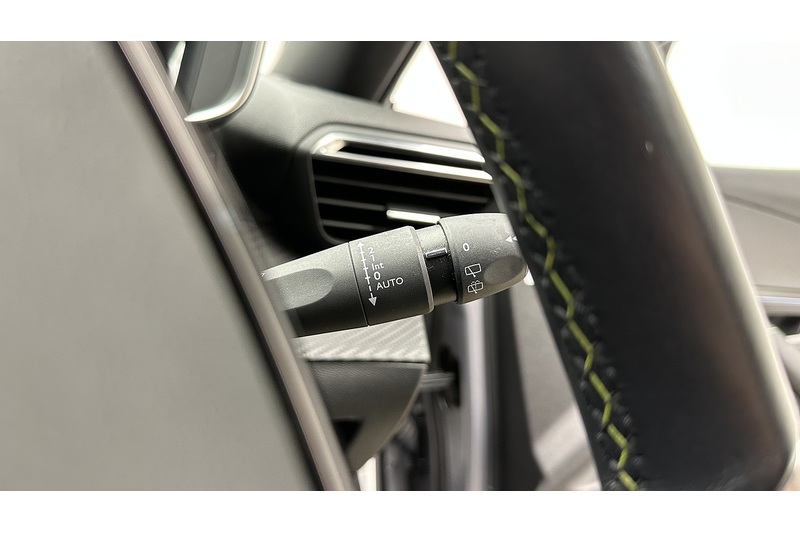 Peugeot E-2008 GT - U3225
