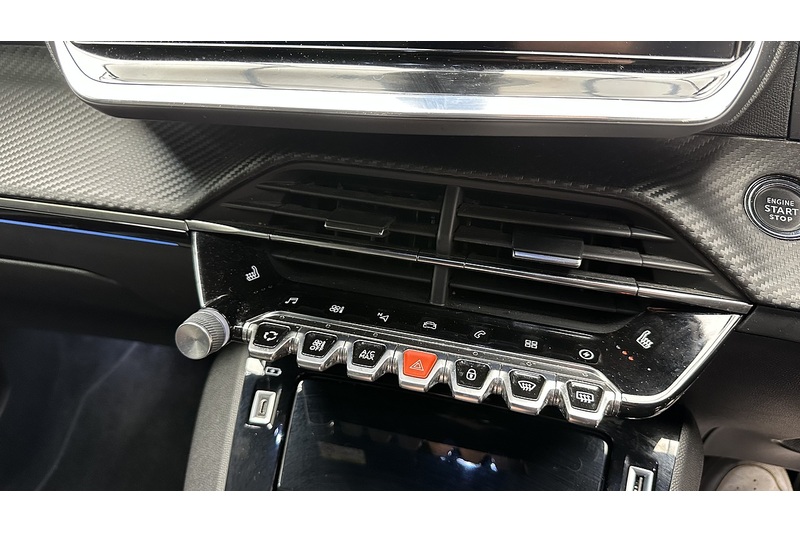 Peugeot E-2008 GT - U3225