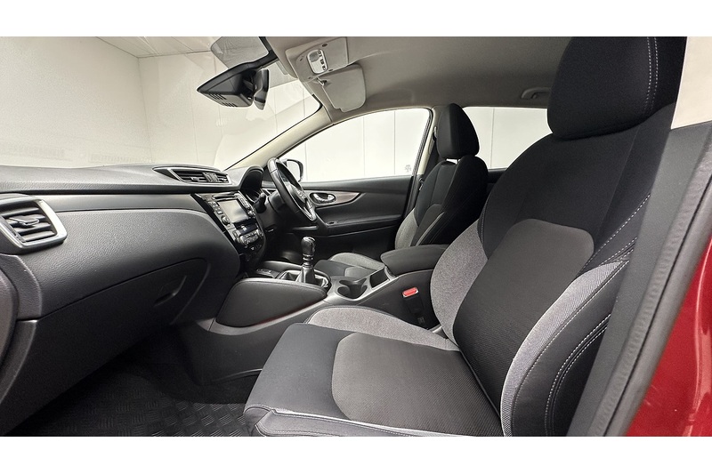 Nissan Qashqai DIG-T N-Connecta - U3236