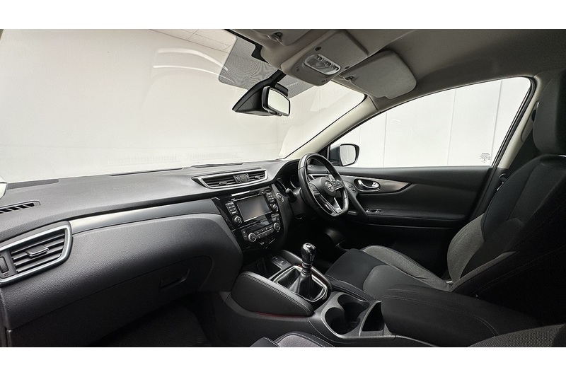 Nissan Qashqai DIG-T N-Connecta - U3236