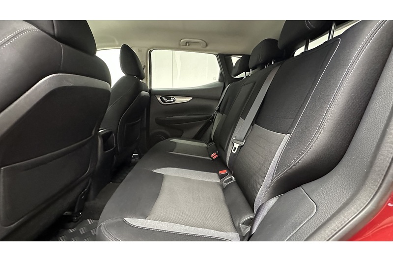 Nissan Qashqai DIG-T N-Connecta - U3236