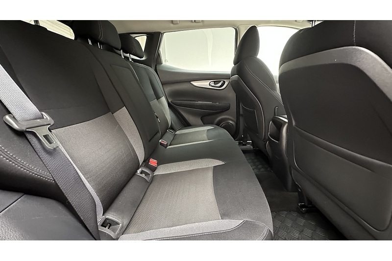 Nissan Qashqai DIG-T N-Connecta - U3236