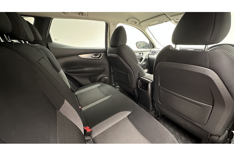 Nissan Qashqai DIG-T N-Connecta - U3236