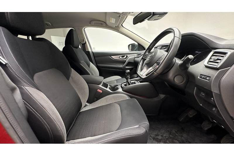 Nissan Qashqai DIG-T N-Connecta - U3236