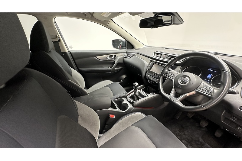 Nissan Qashqai DIG-T N-Connecta - U3236