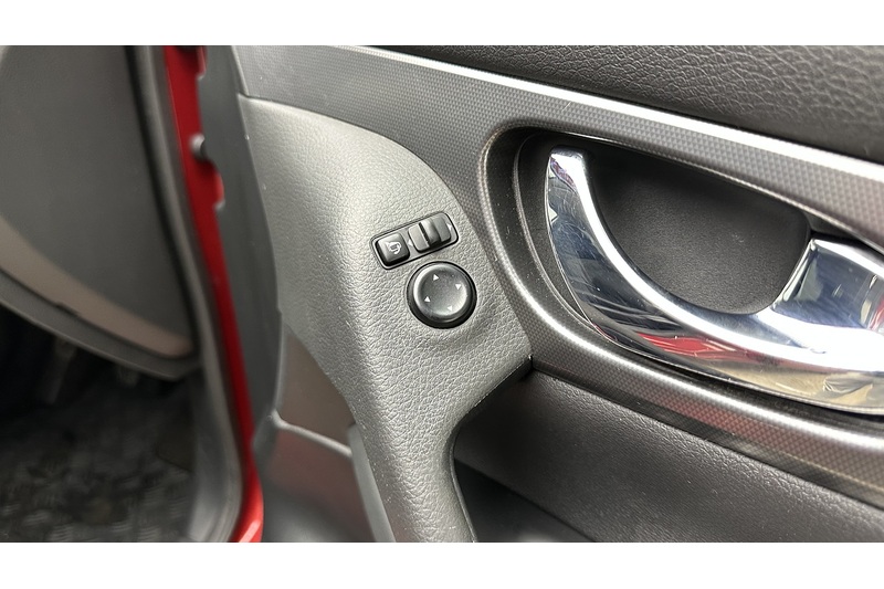 Nissan Qashqai DIG-T N-Connecta - U3236