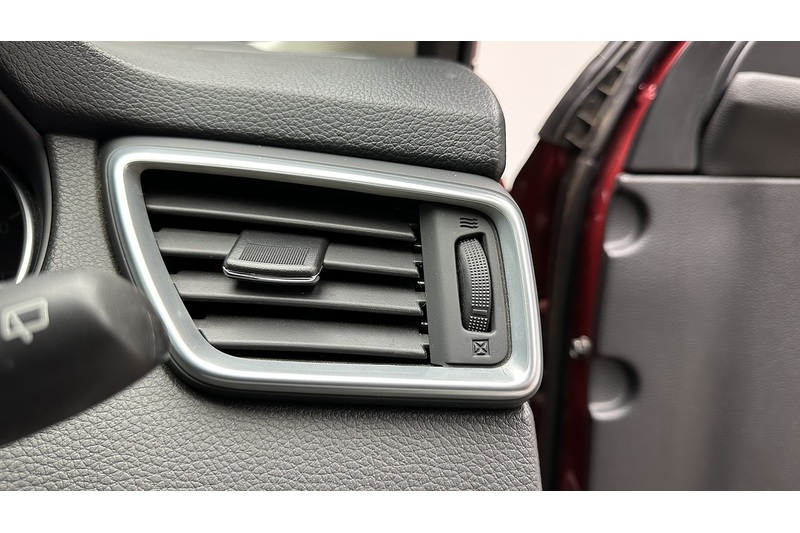 Nissan Qashqai DIG-T N-Connecta - U3236