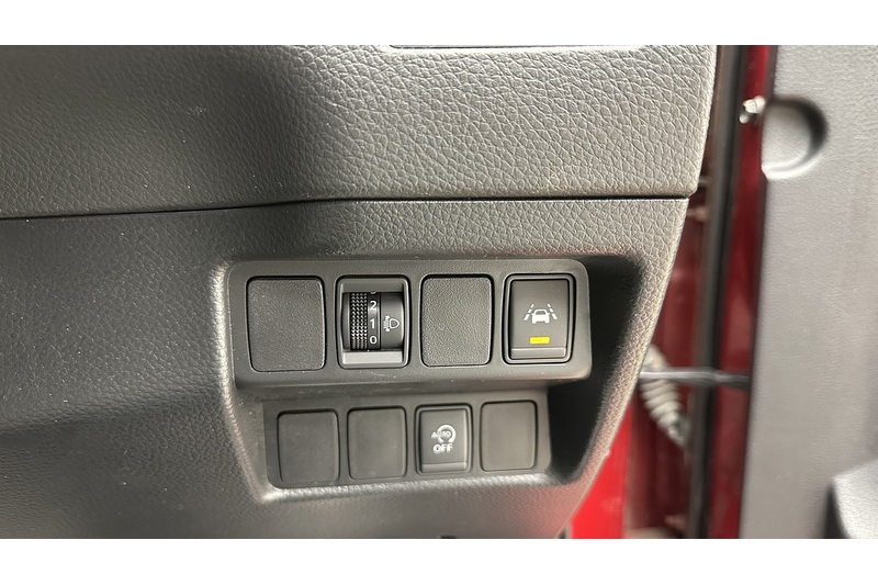 Nissan Qashqai DIG-T N-Connecta - U3236