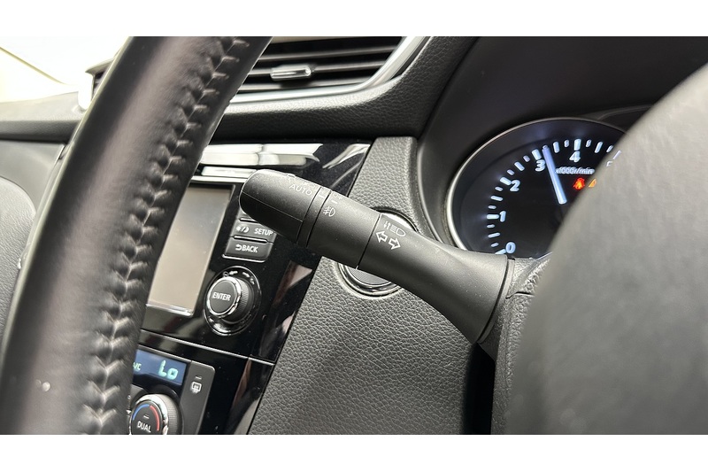 Nissan Qashqai DIG-T N-Connecta - U3236