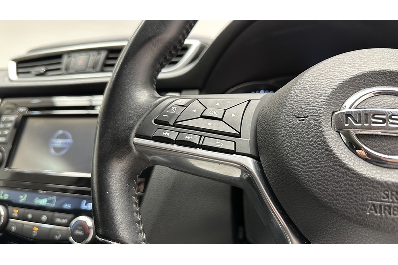 Nissan Qashqai DIG-T N-Connecta - U3236