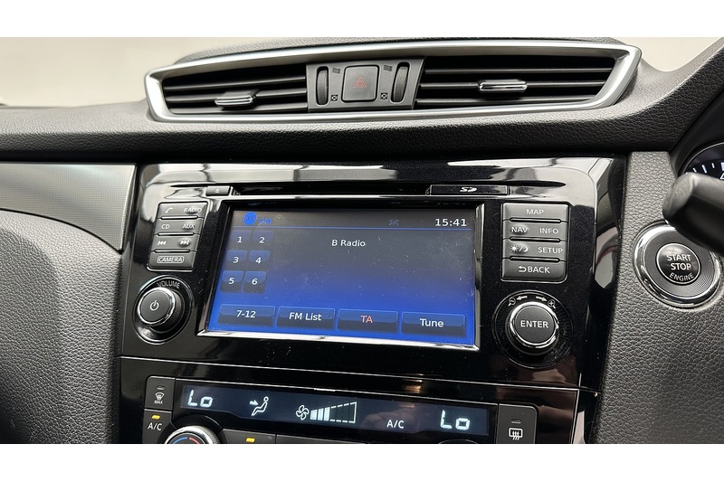 Nissan Qashqai DIG-T N-Connecta - U3236