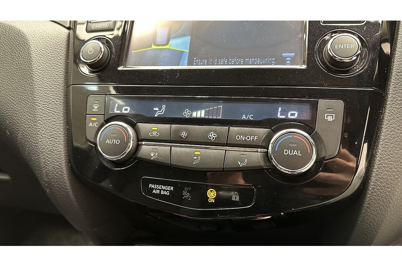 Nissan Qashqai DIG-T N-Connecta - U3236