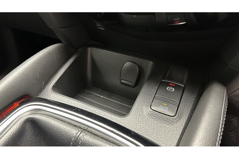 Nissan Qashqai DIG-T N-Connecta - U3236