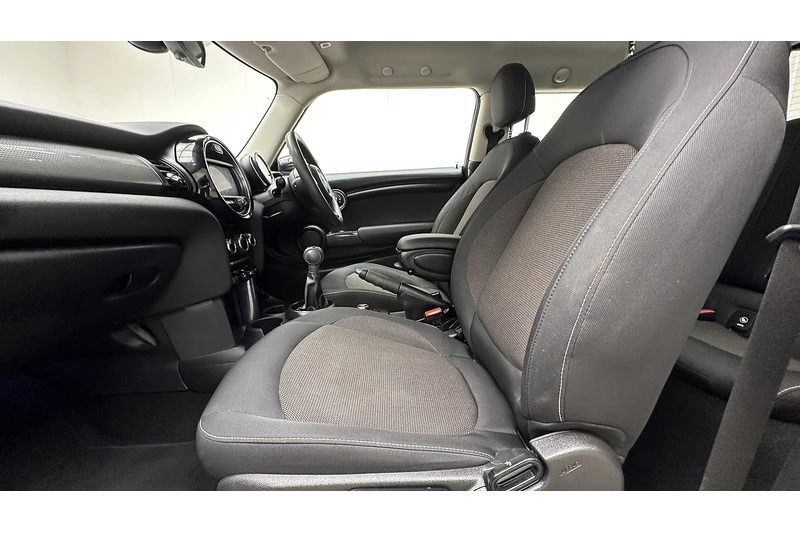 MINI Hatch Cooper Classic - U3238