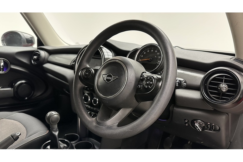 MINI Hatch Cooper Classic - U3238
