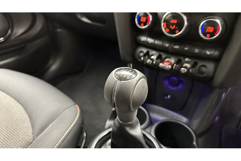 MINI Hatch Cooper Classic - U3238