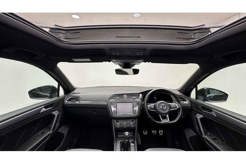 Volkswagen Tiguan TDI BlueMotion Tech R-Line - U3247
