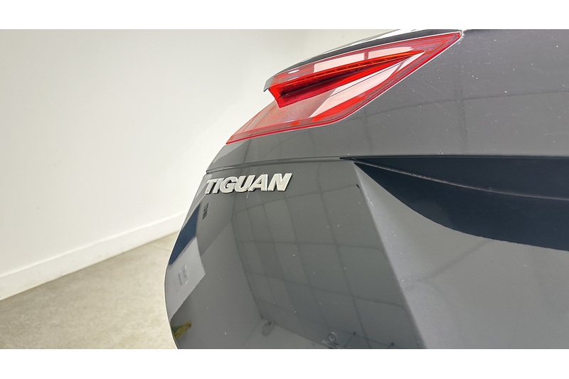 Volkswagen Tiguan TDI BlueMotion Tech R-Line - U3247