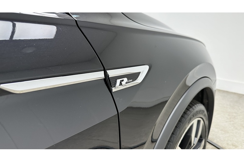 Volkswagen Tiguan TDI BlueMotion Tech R-Line - U3247