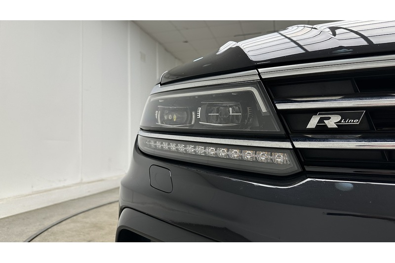 Volkswagen Tiguan TDI BlueMotion Tech R-Line - U3247