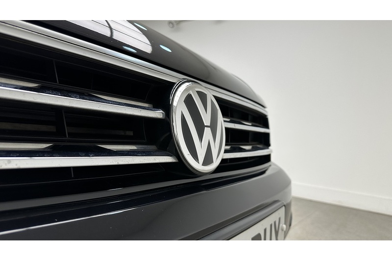 Volkswagen Tiguan TDI BlueMotion Tech R-Line - U3247