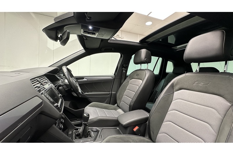 Volkswagen Tiguan TDI BlueMotion Tech R-Line - U3247