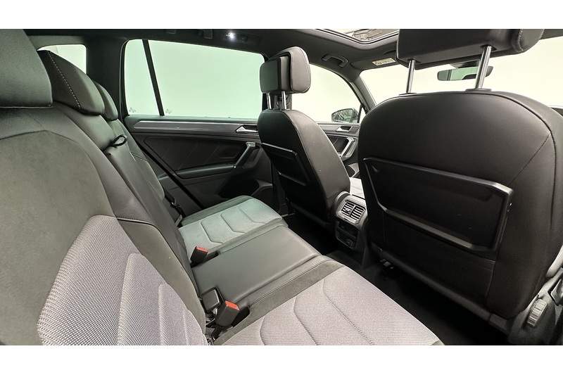 Volkswagen Tiguan TDI BlueMotion Tech R-Line - U3247