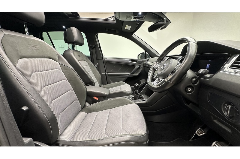 Volkswagen Tiguan TDI BlueMotion Tech R-Line - U3247