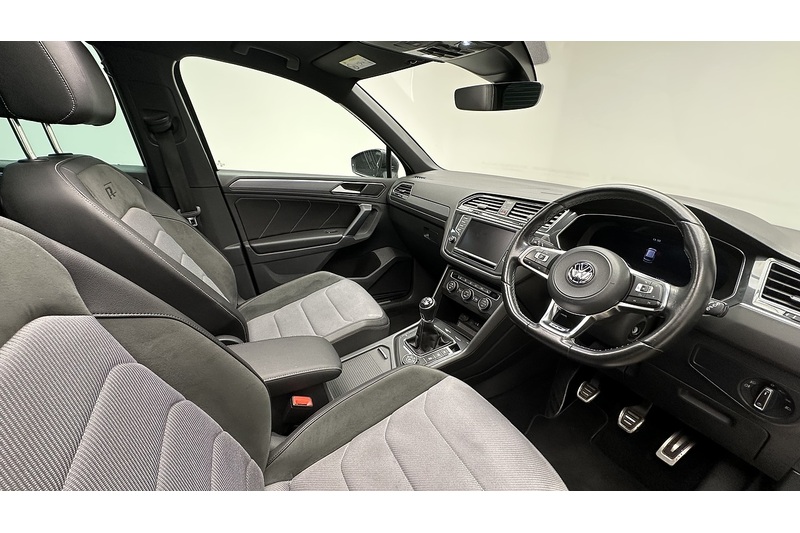Volkswagen Tiguan TDI BlueMotion Tech R-Line - U3247